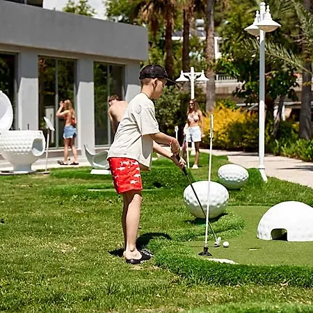 Annabella Park 4*